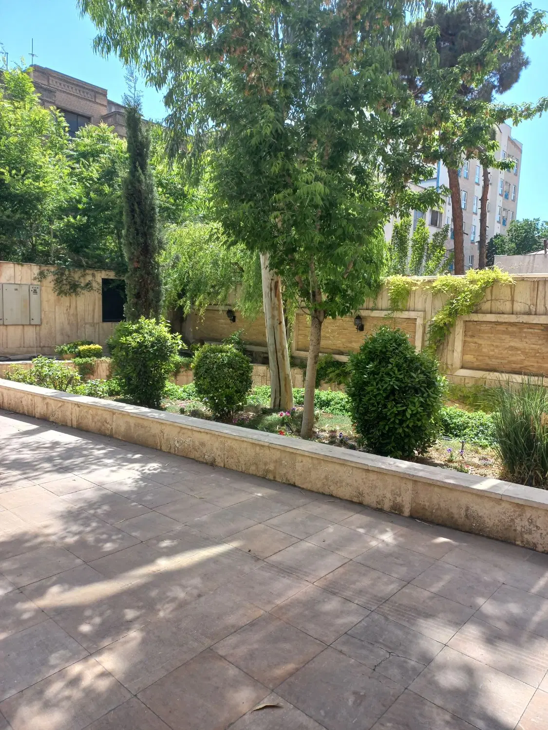 فروش ۸۰ متر آپارتمان دو خوابه