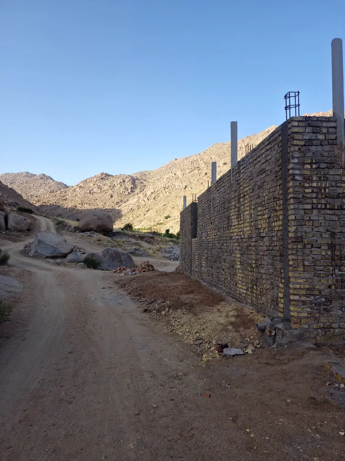 زمین فروشی