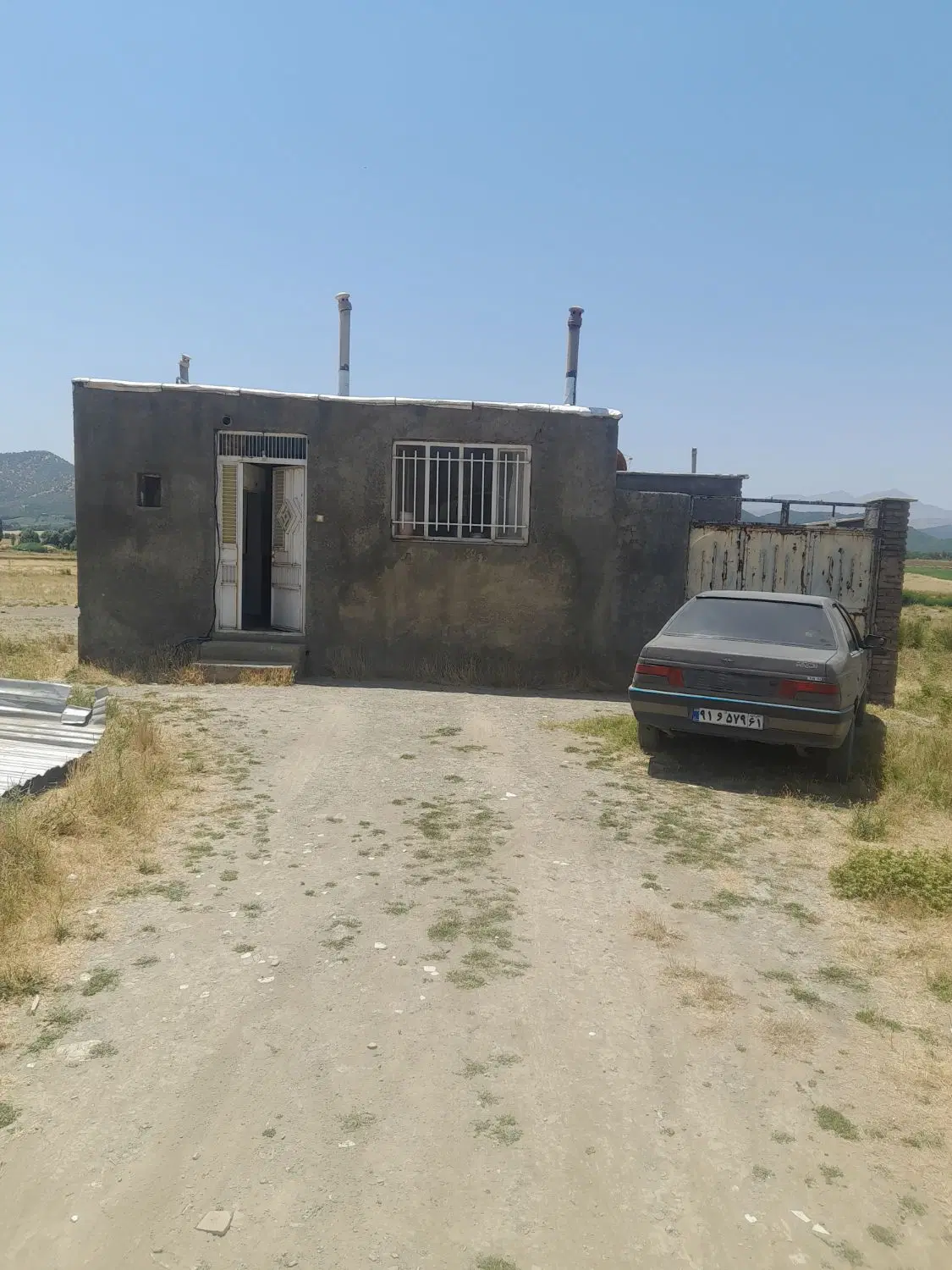 معاویه خانه در کانی دینار با گوسفند