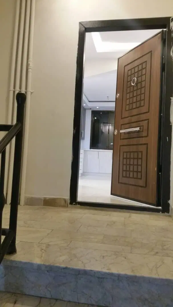 ۶۵ متری با پارکینگ اختصاصی اوایل لادن شش واحدی