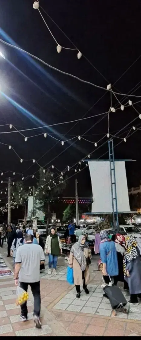 مغازه نزدیک به دنیا مالی