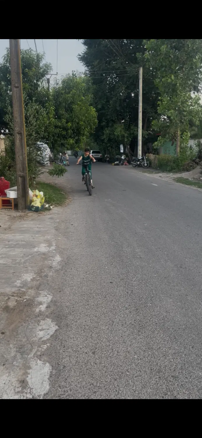 مغازه ۳۱ متری بر خیابان دارای آب برق گاز