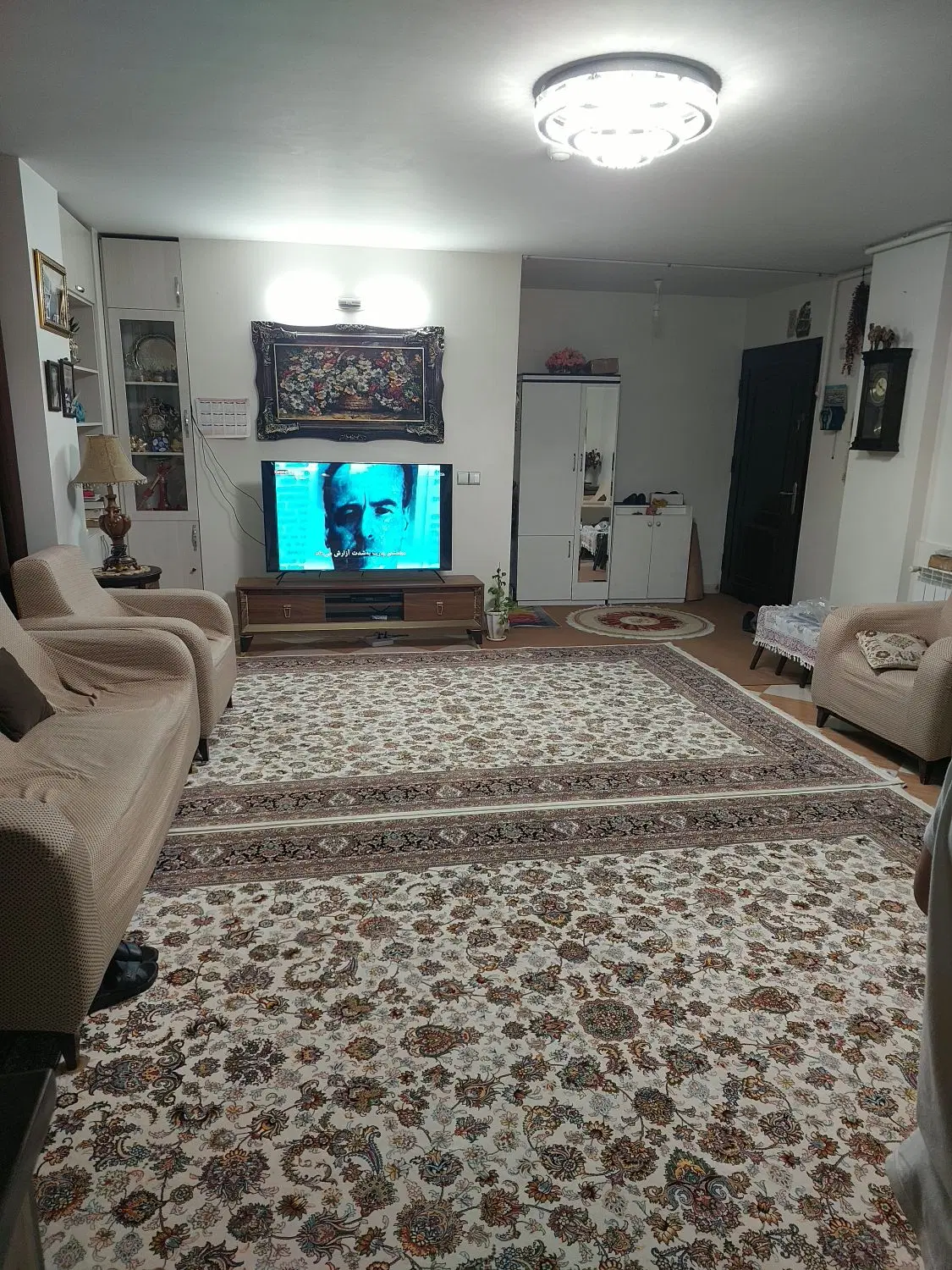 ۸۳ متری مجتمع عرشیا .کرهرود