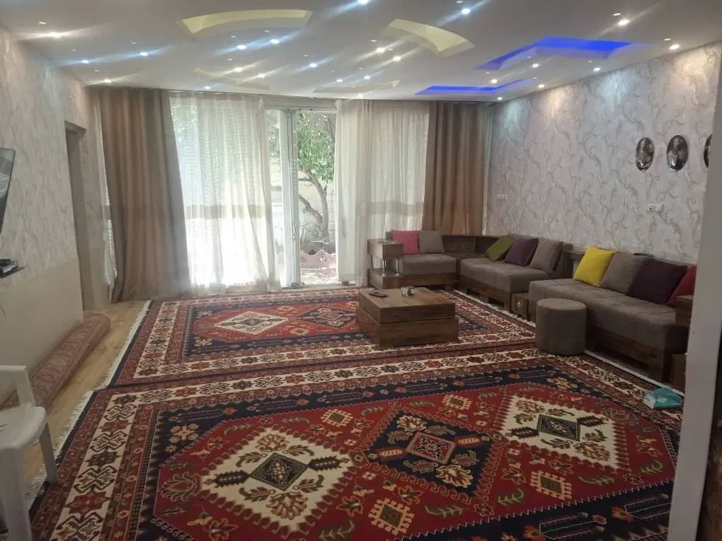 ویلایی درب حیاط میدان پارسه دوطبقه و یک طبقه