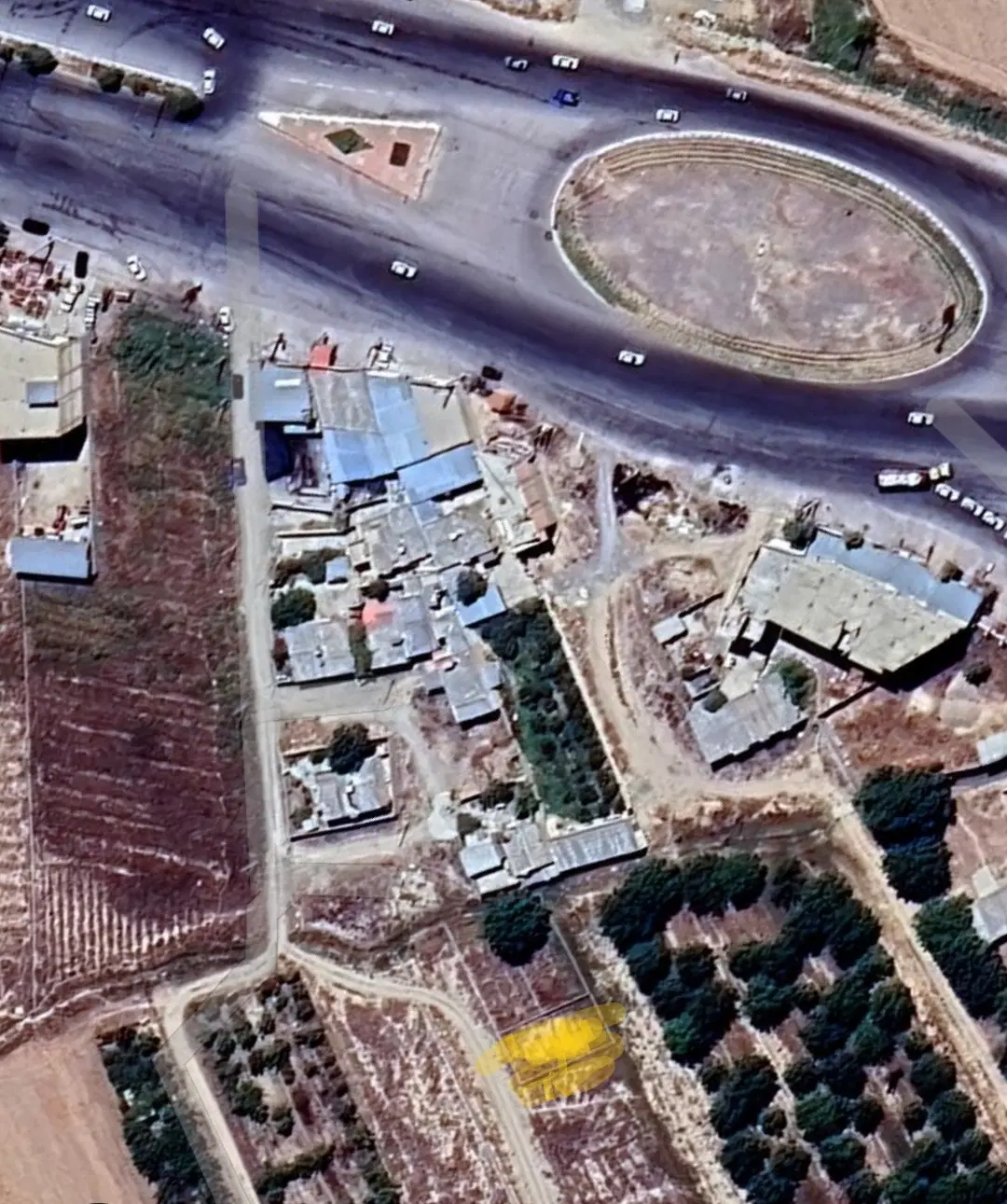 زمین۱۸۰ متری