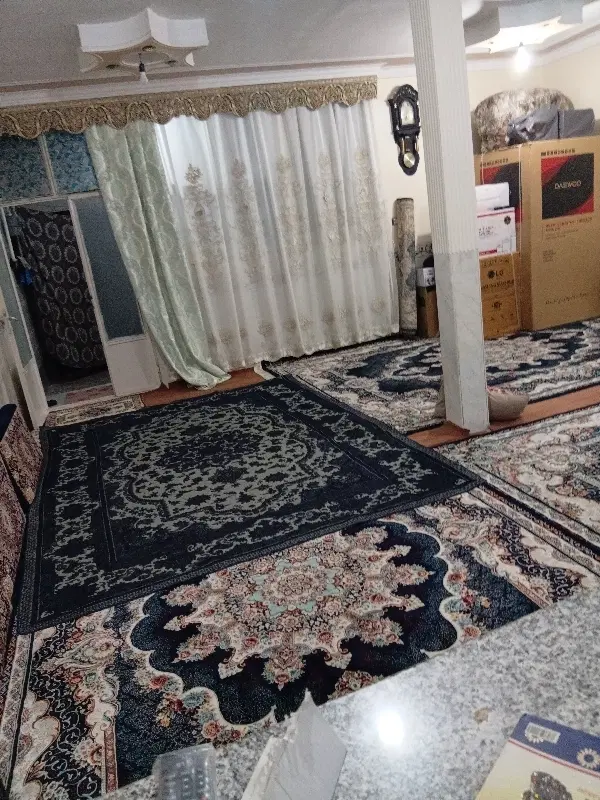 ۹۰ متر حیاط دار  مسکونی
