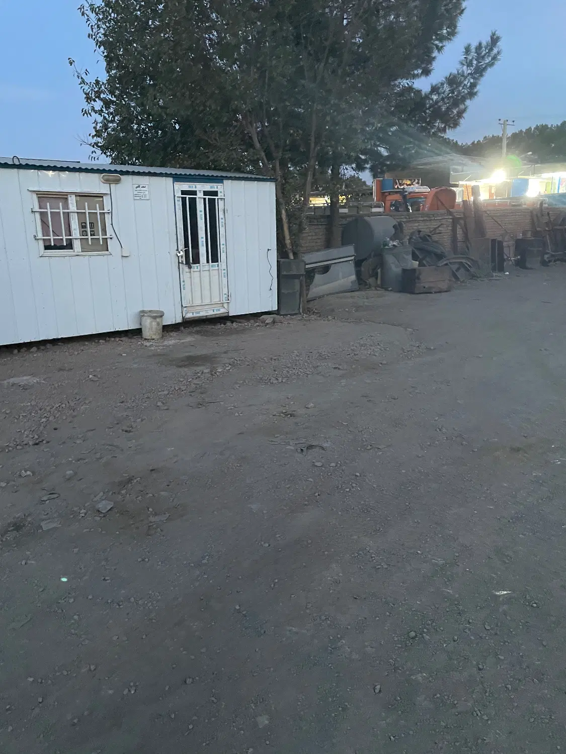 اجاره کانکس داخل گاراژ