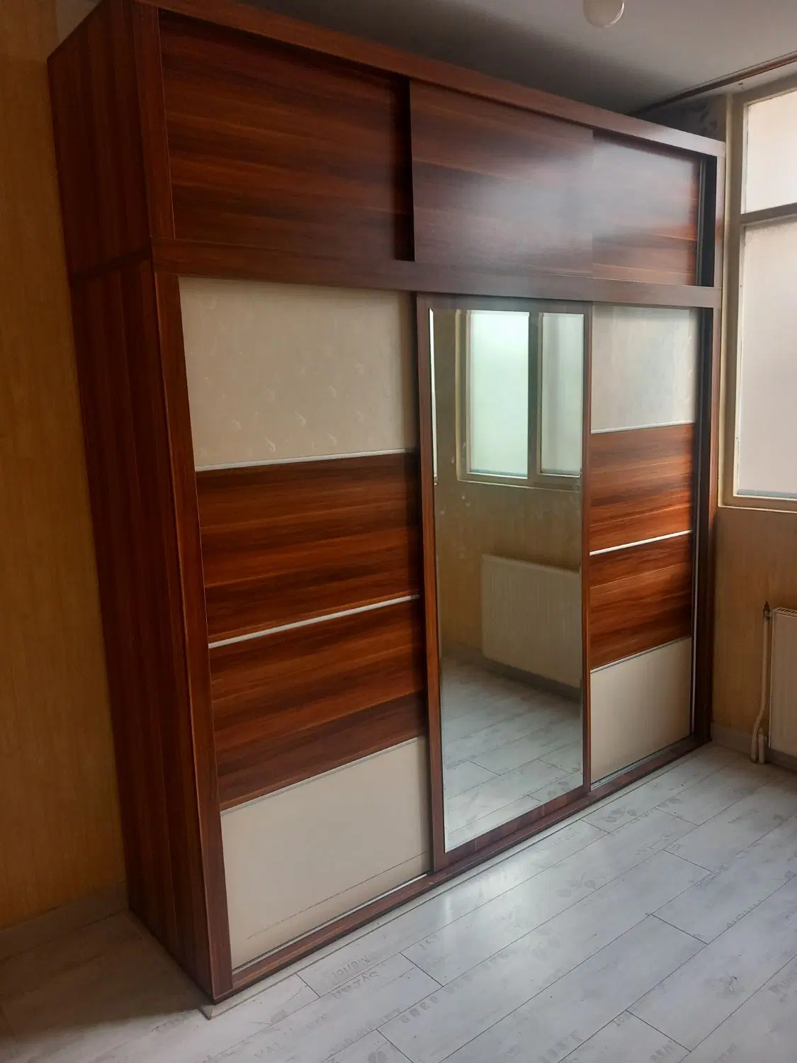 ۱۰۶متر۲خواب تکواحدی پارکینگ سندی خوش نقشه