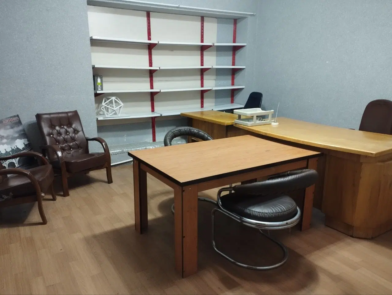 اجاره اتاق از یک دفتر کار