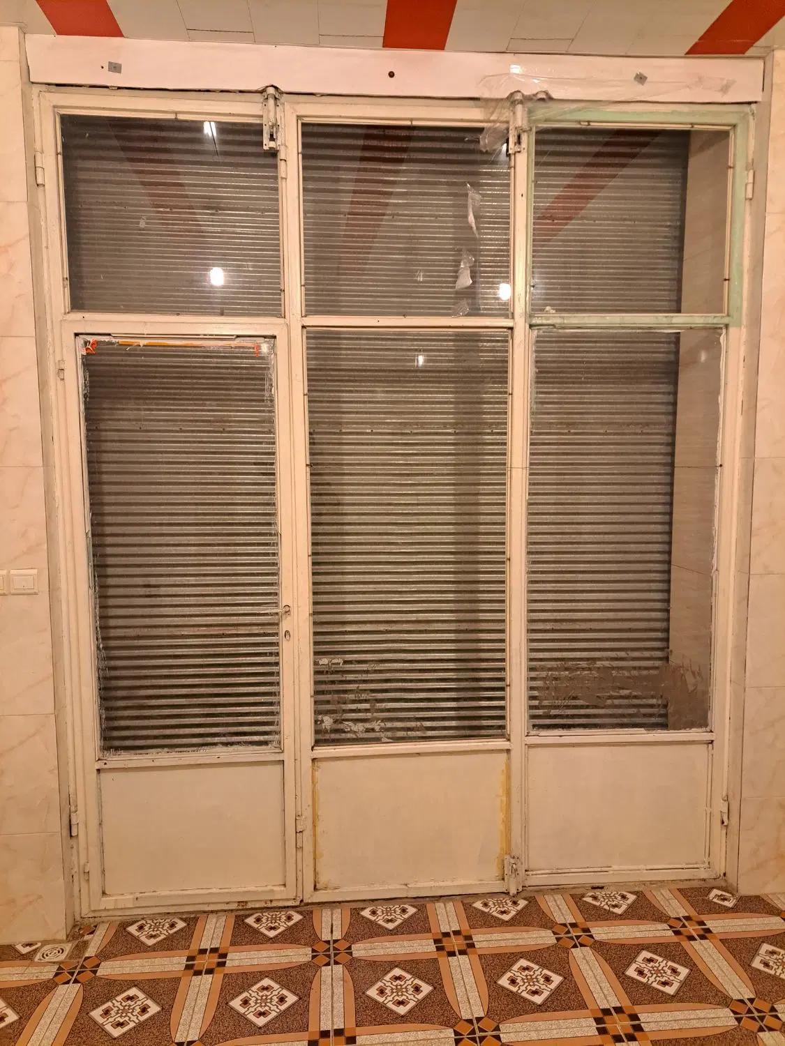 مغازه برای انباری