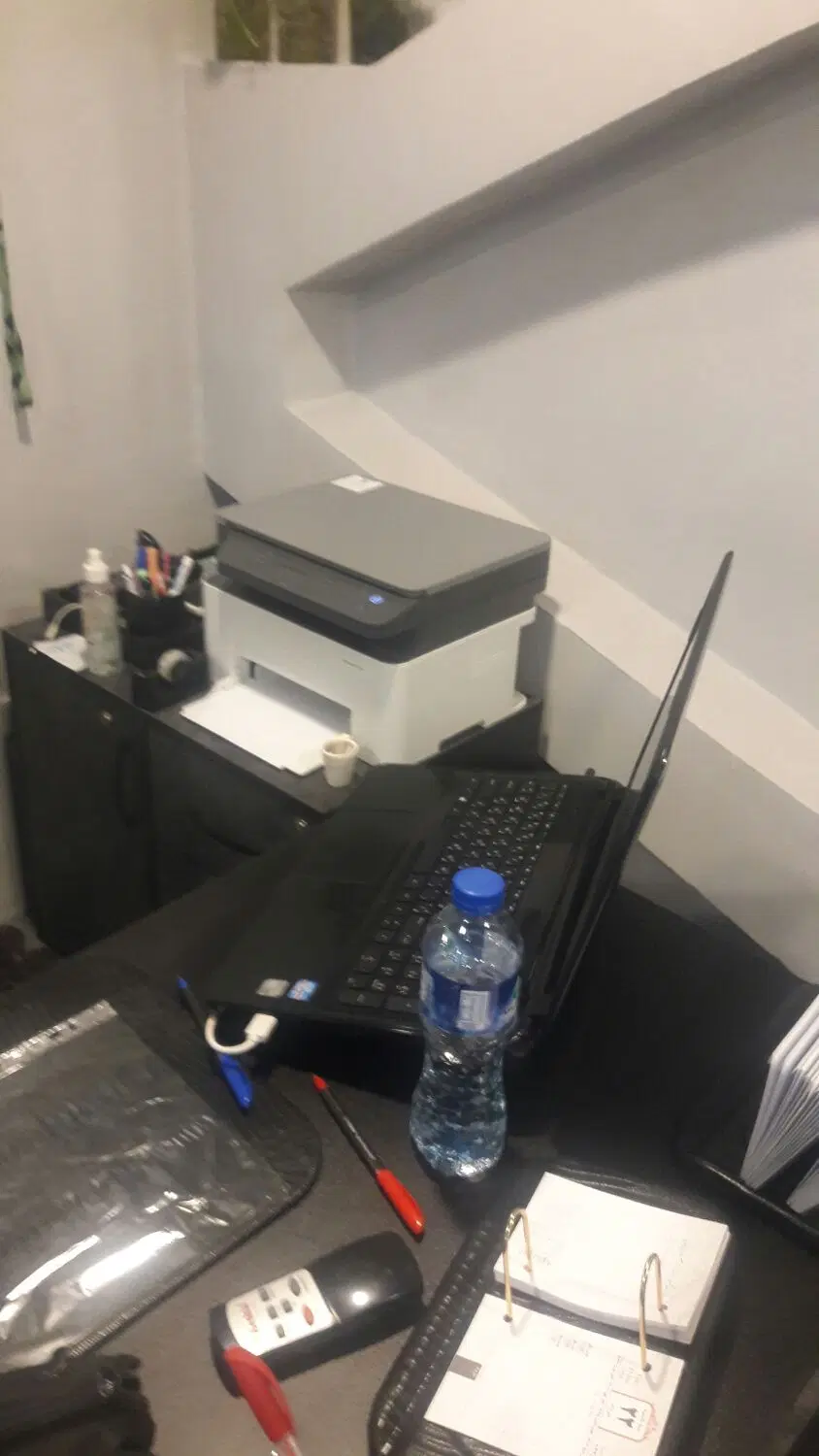 مغازه ۱۳متری بالای پله برقی رهن کامل ۵۵۰میلیون