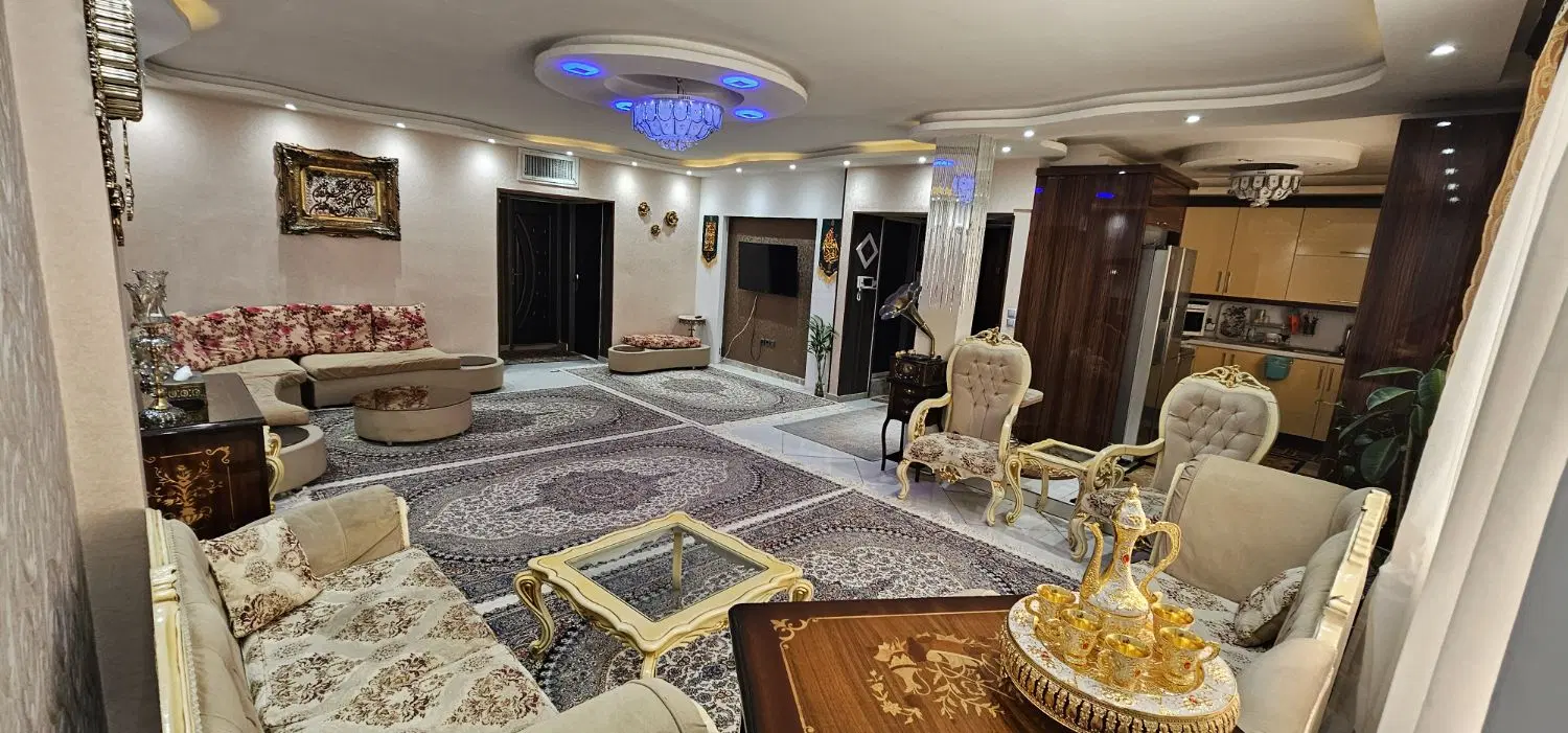 آپارتمان غرق نور _ سند _ 130متر_ طبقه اول