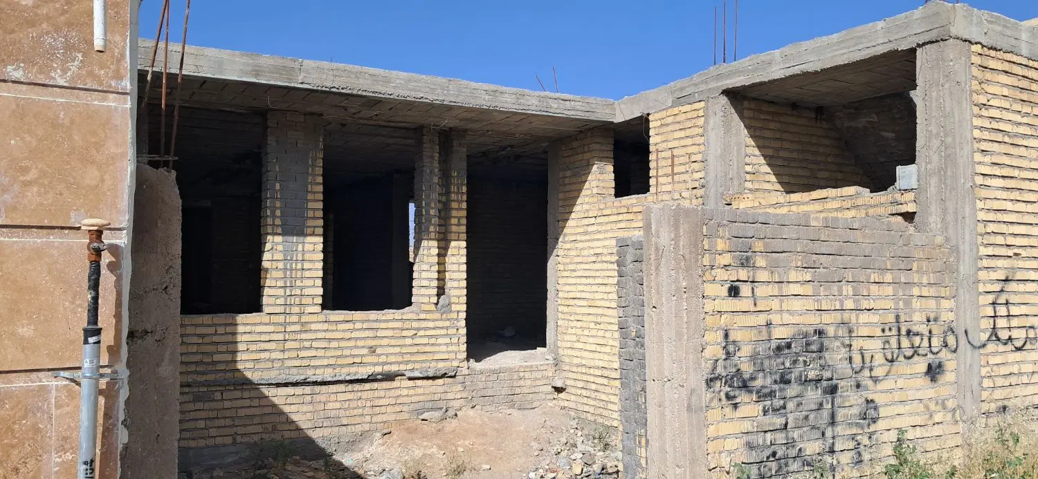 اسکلت ۲۰۰ متری در محموداباد کرونی
