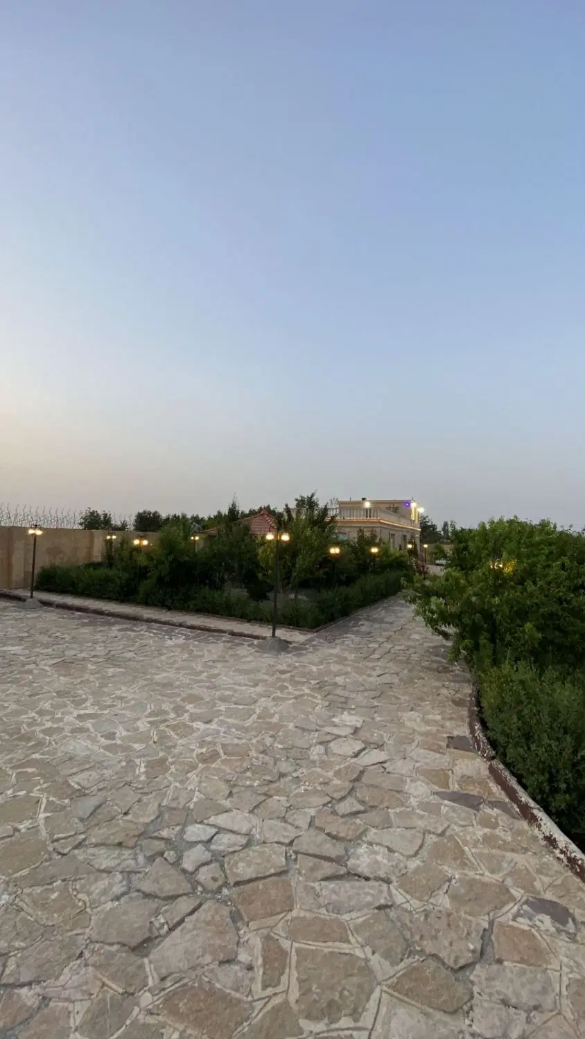 عمارت مادرفول آپشن بااستخرداخل باسندتک برگ ملکی