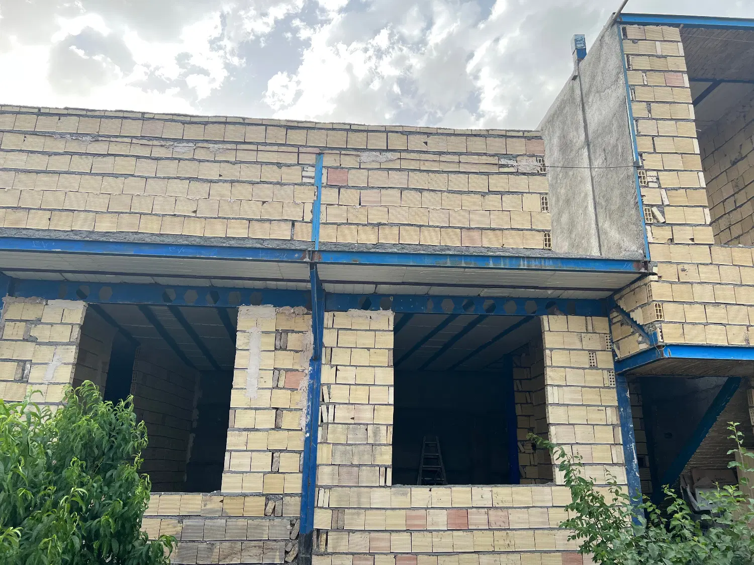 ویلایی نیمه ساخته به متراژ کل۲۰۰ متر خین عرب