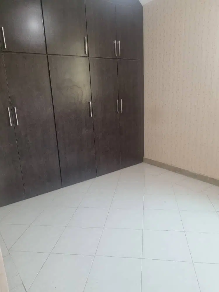 فروش واحد۹۵متری خیابان دانشگاه۱۳