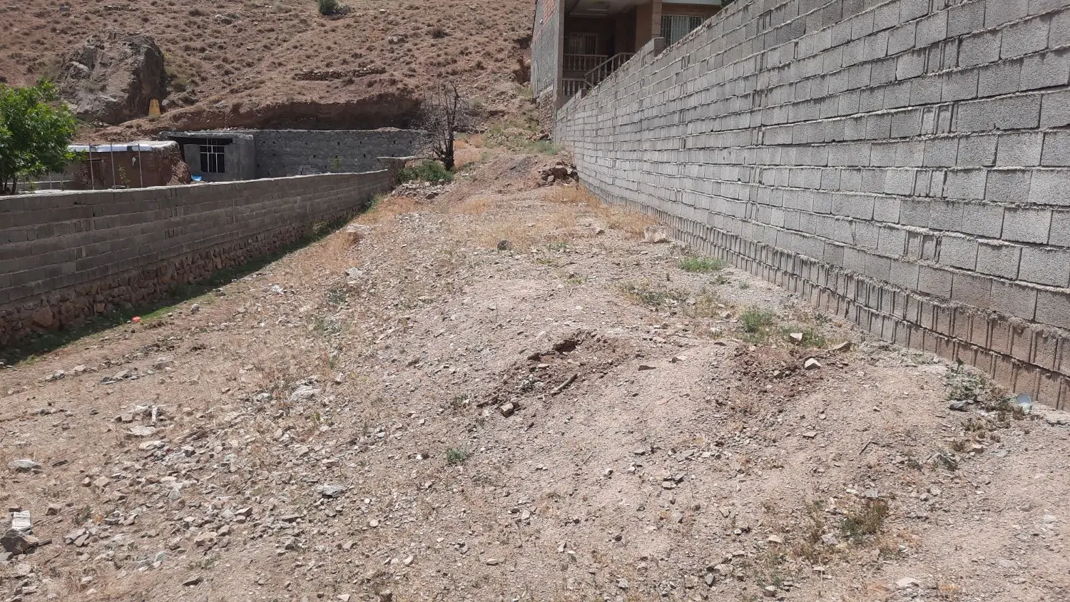 فروش یک قطعه زمین در داخل بافت روستای زرین کمر