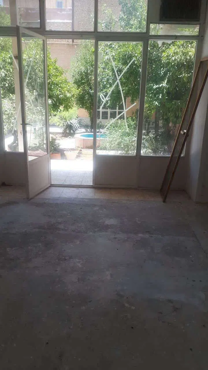رهن کامل خانه ویلایی قدیمی دربست