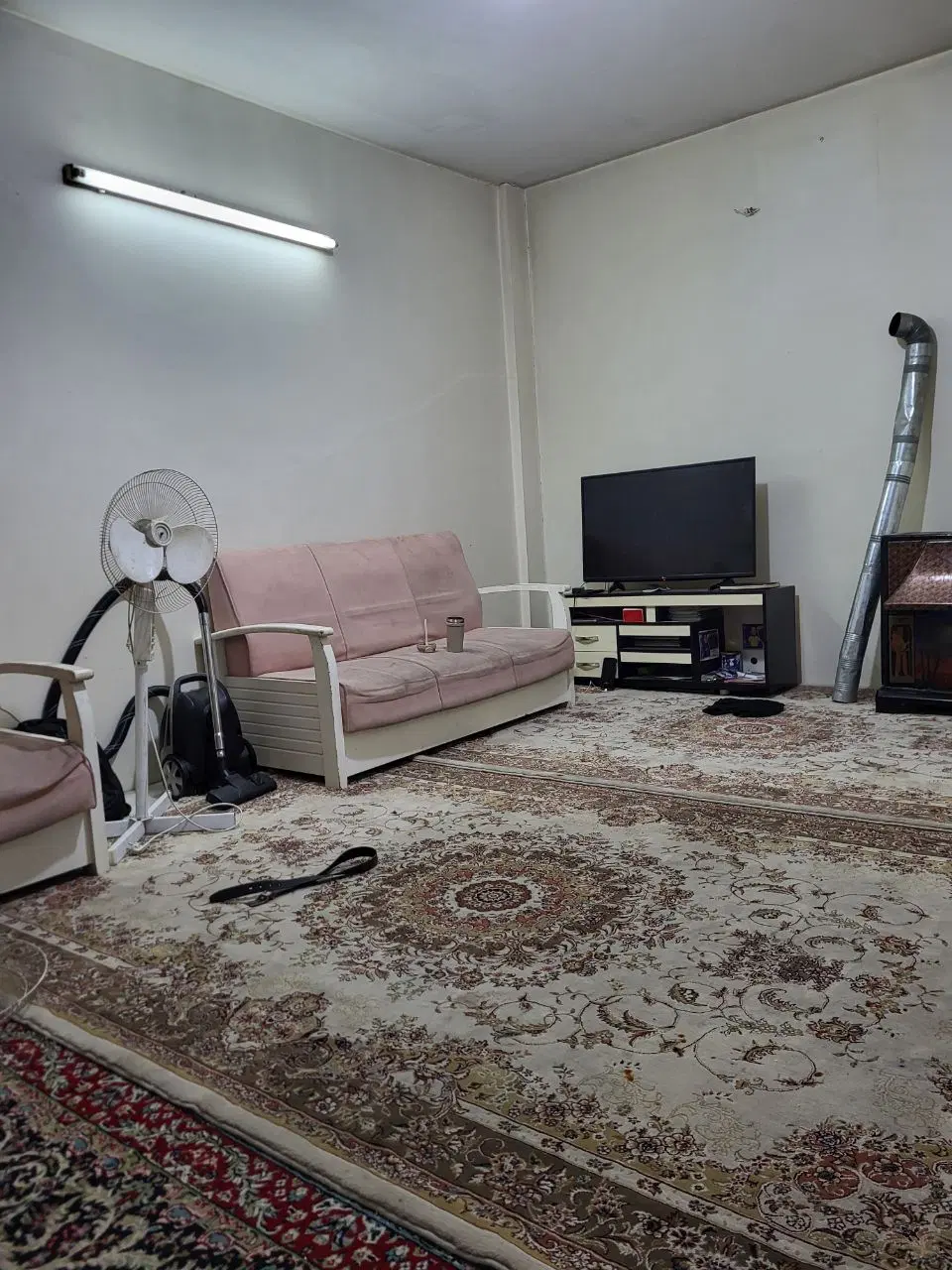 منزل شخصی در سه طبقه  دوم اجاره داده میشود