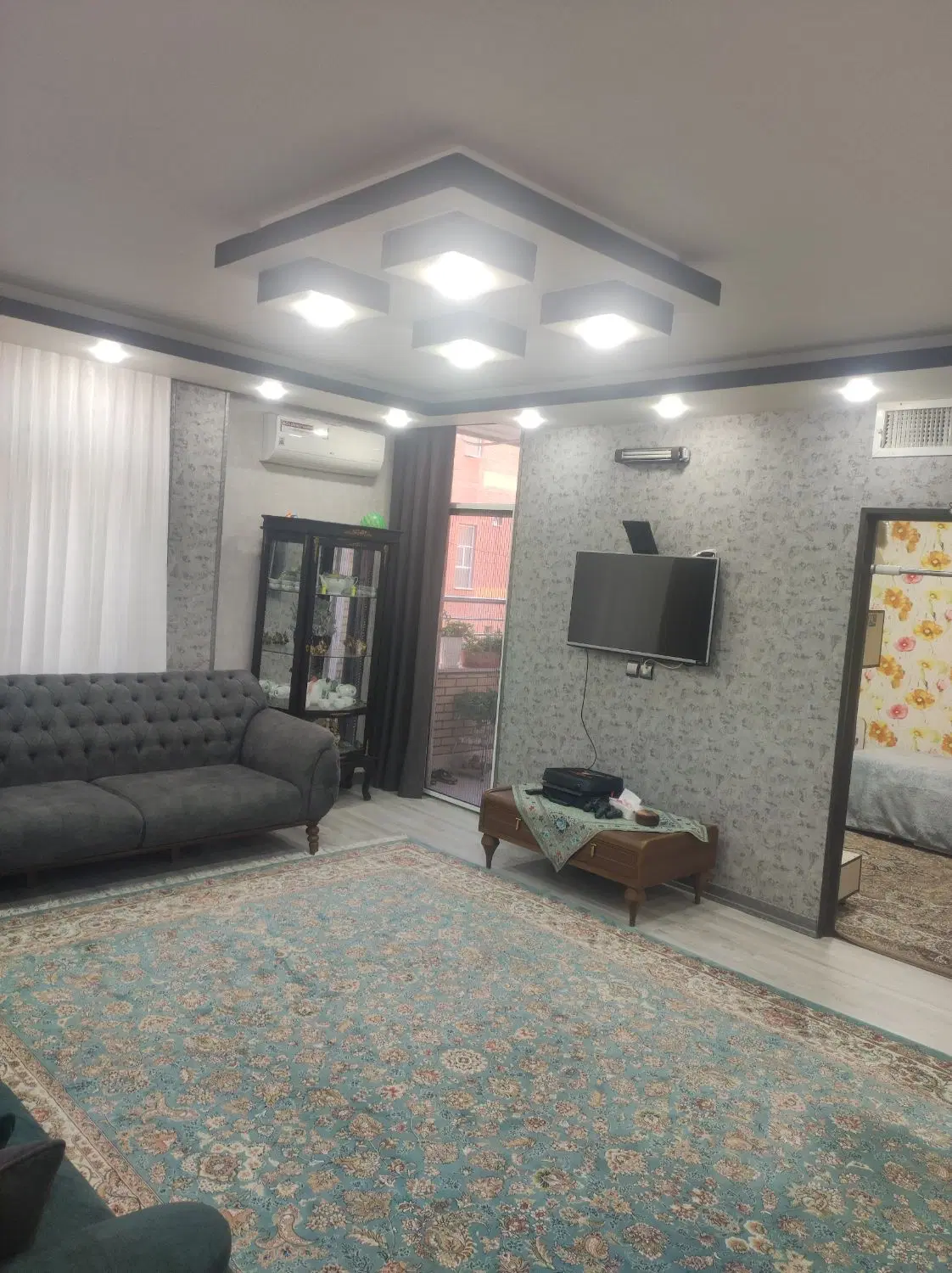 فروش واحد سه خواب ۱۰۰ متری ( بلوک ۱۲۲ شهید محمدی)