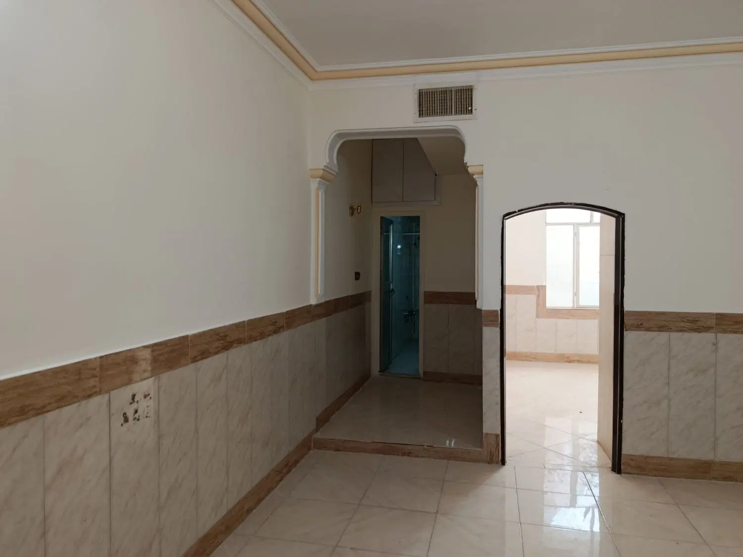 آپارتمان حاشیه نیلوفر