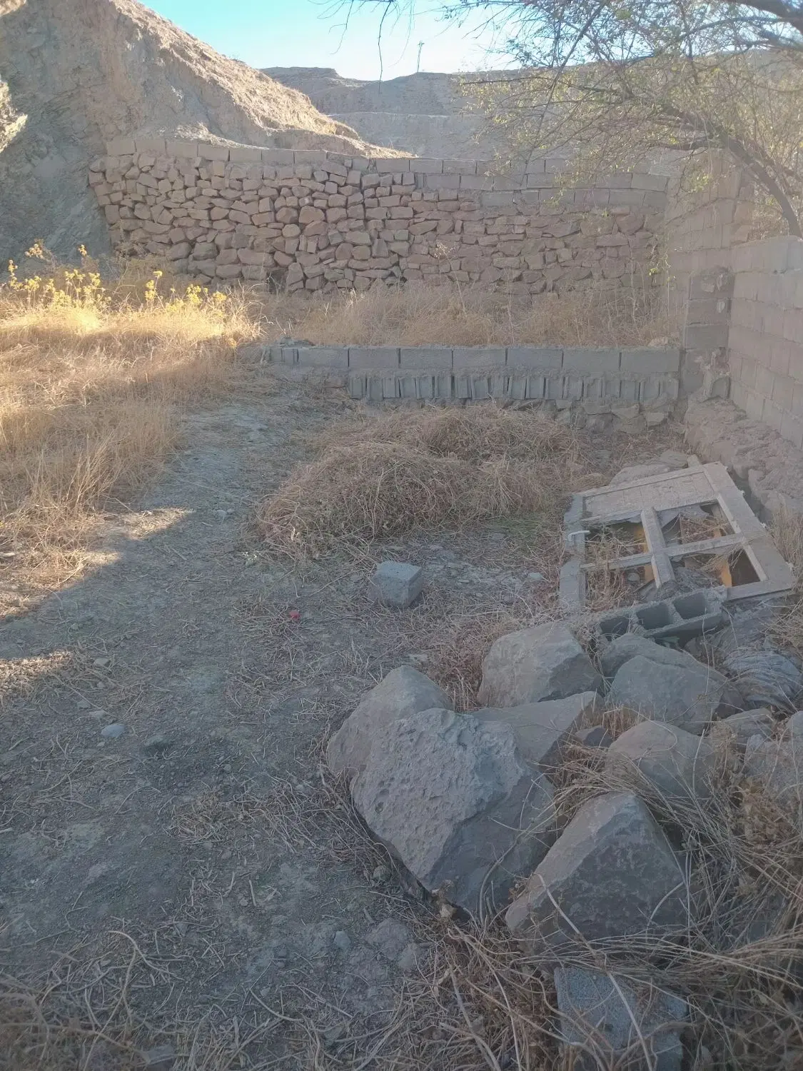 زمین با مدارک نفتک فروش مناسب