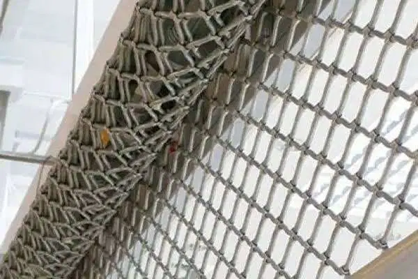 مغازه ۲۰ متری داخل گذر یاخچی اباد