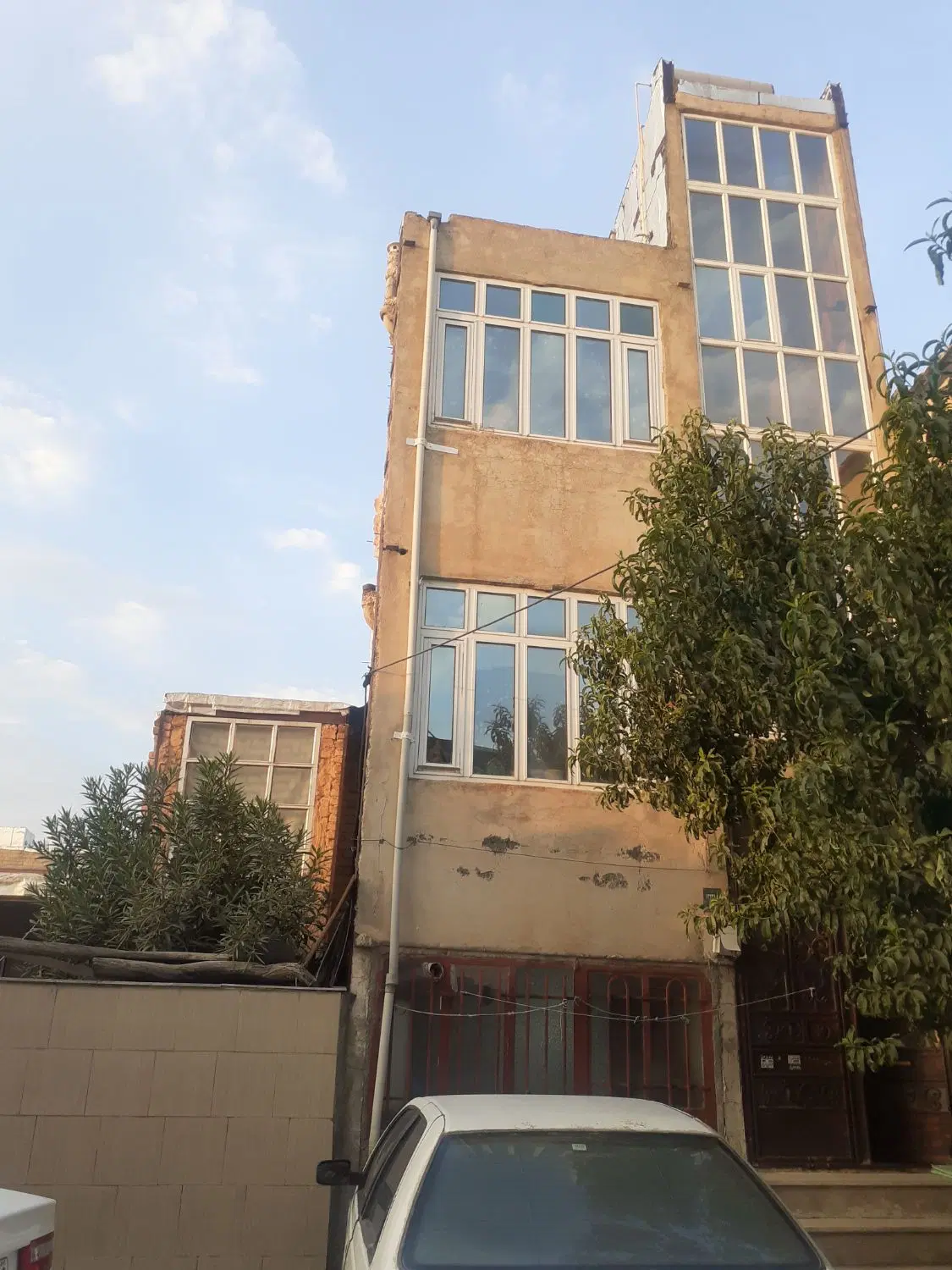 آپارتمان ۳طبقه۷۵متری  دره دراز