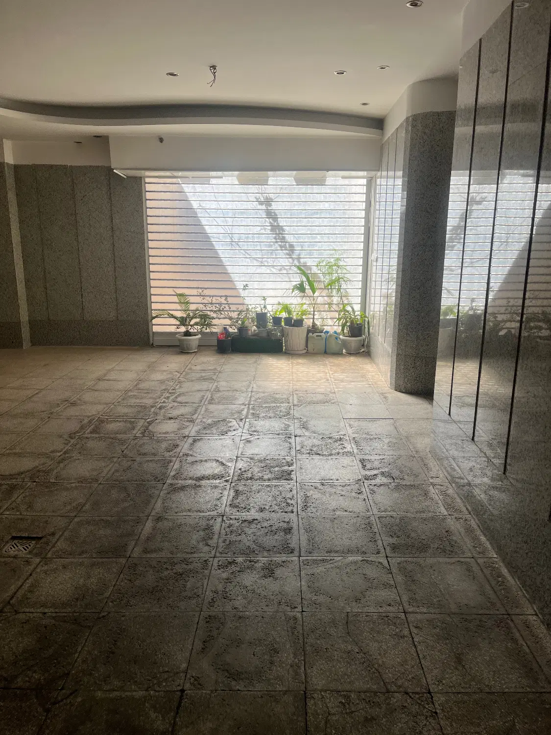 آپارتمان ۱۹۰ متر فول امکانات تکواحدی
