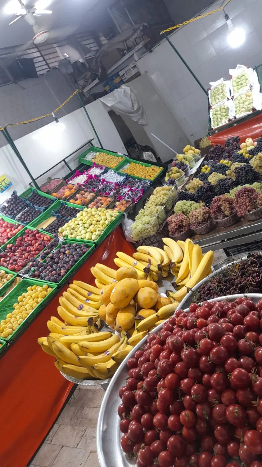 یک باب مغازه میوه فروشی