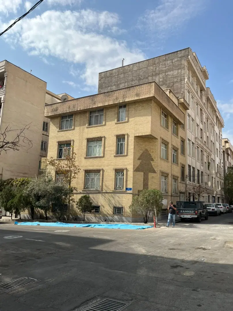 ۲۱۰ متر کلنگی جنوبی سه‌بر، دو نبش جنت‌آباد جنوبی