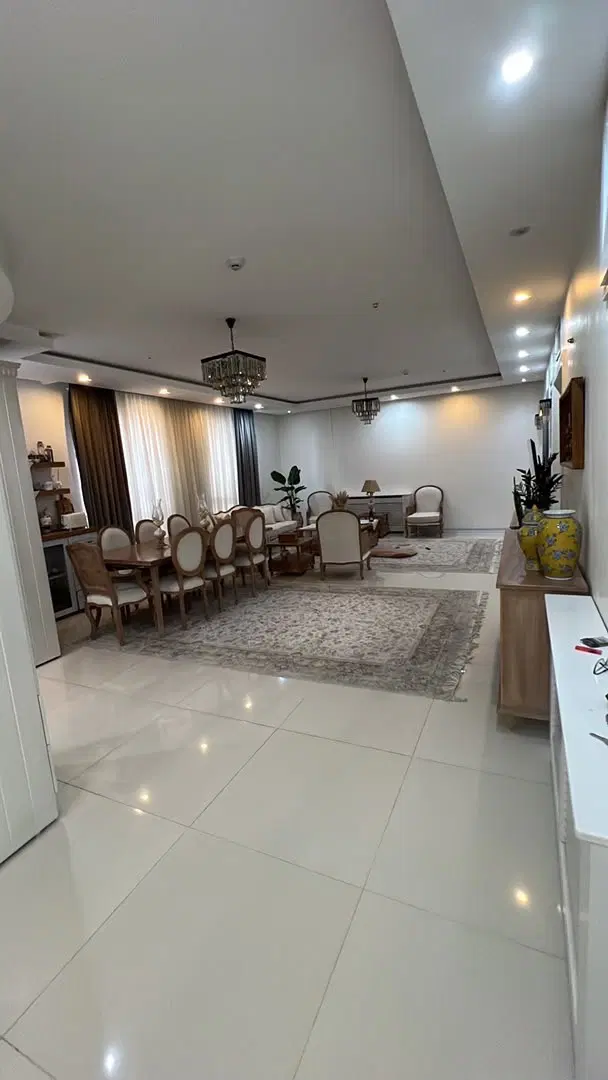 اپارتمان ۱۱۰متری وکیل اباد اول ستاری