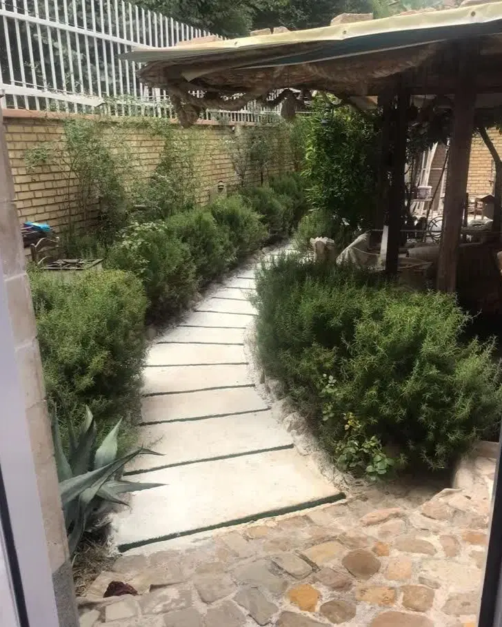 منزل دوبلکس با زیر زمین در کارکنان