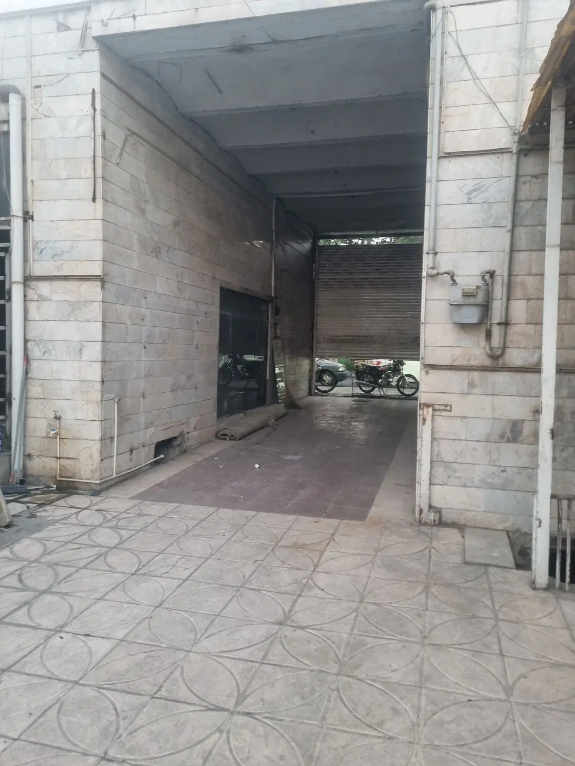 اجاره گاراژ ۱۰۰۰ متری