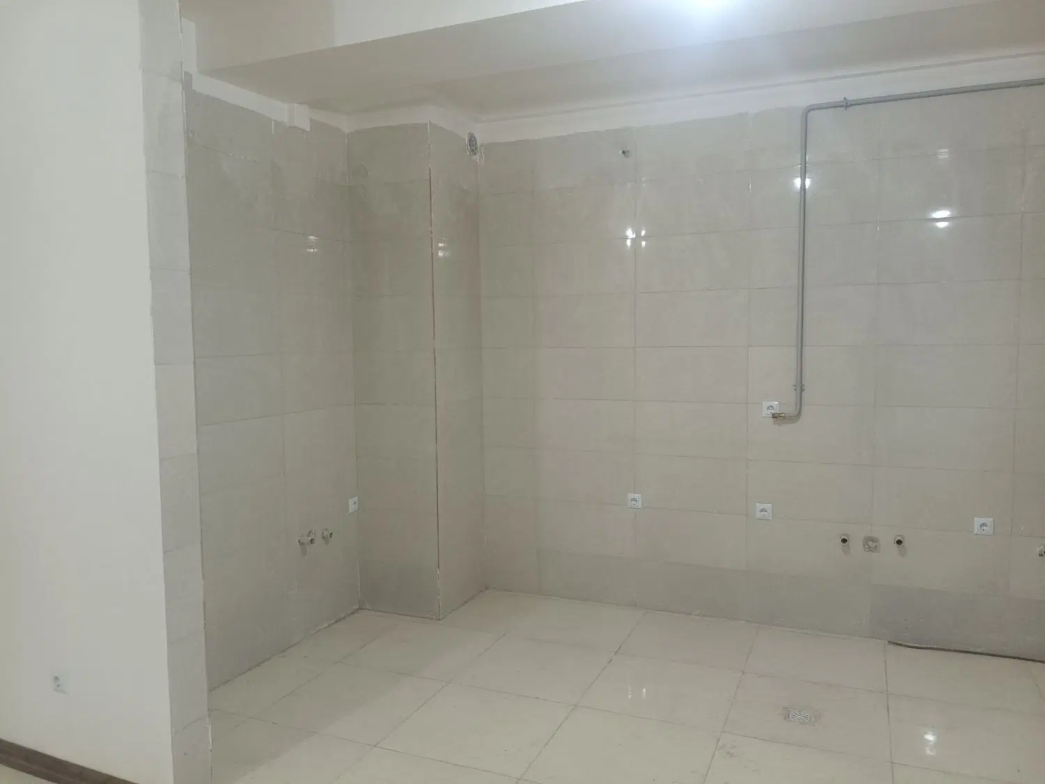 مسکن ملیm2 طبقه چهارم 102متر