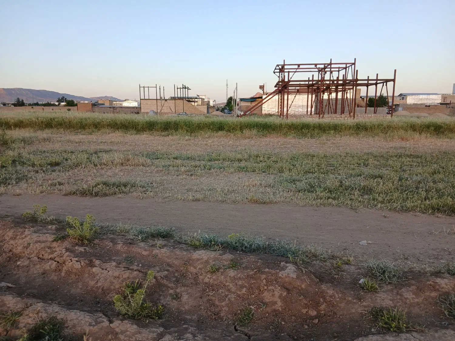 زمین آباریکی