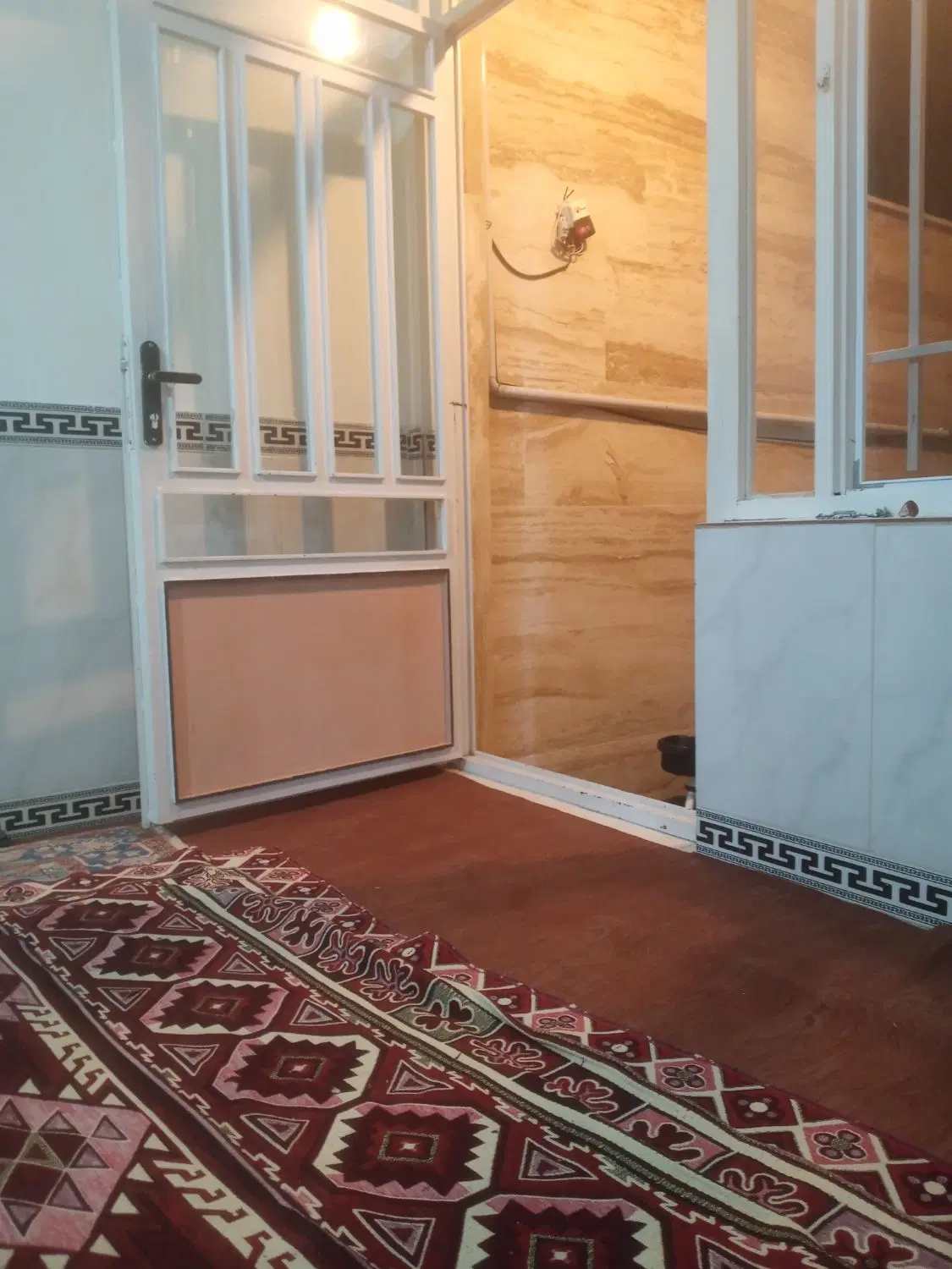 یک واحد آپارتمان ۱۰۰ متری در شهرک دانش