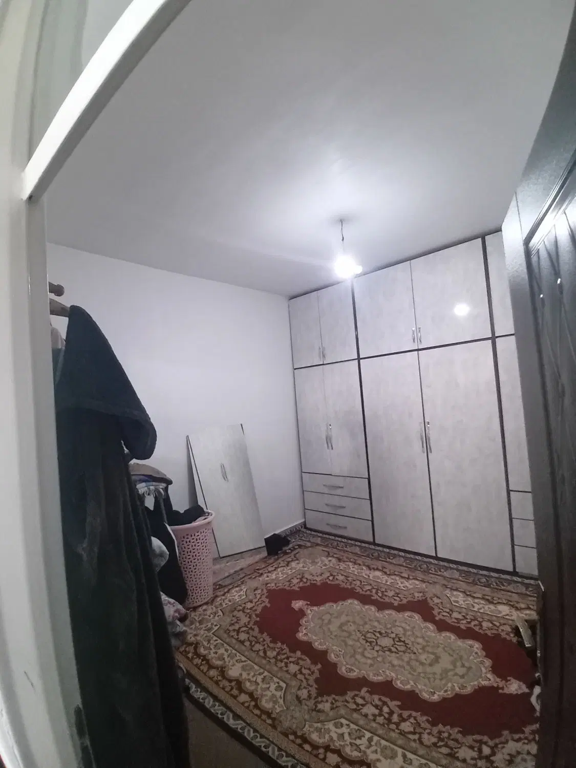خانه نوساز واقع در دره گرم