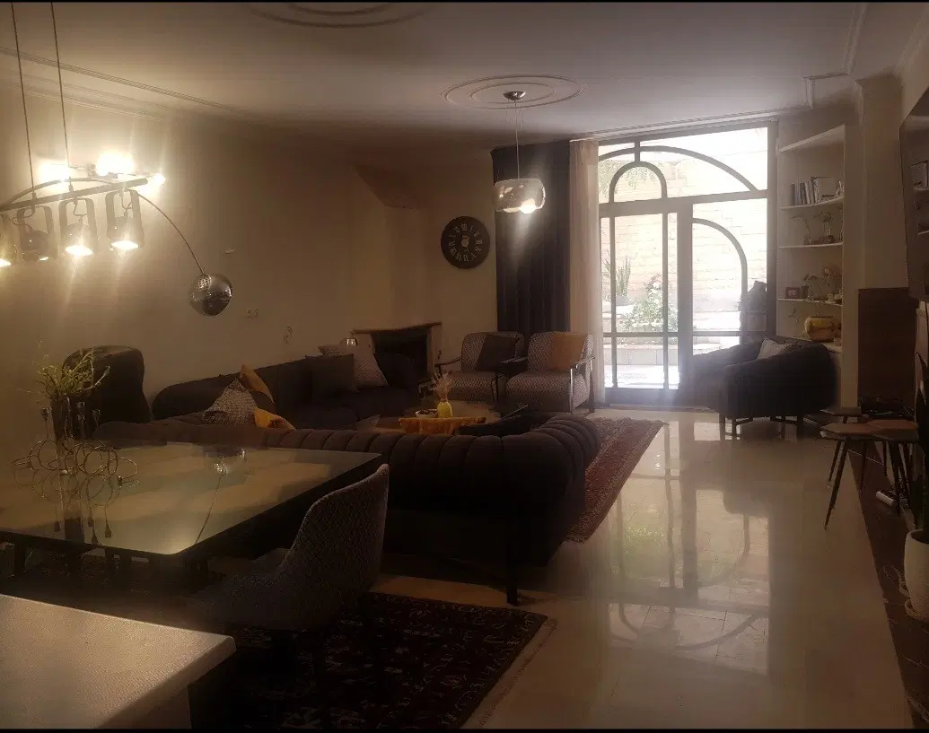 ۱۰۱ متر دوخوابه با ۶۰ متر حیاط اختصاصی