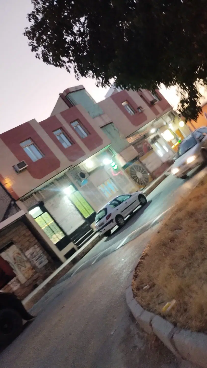 سه دهنه مغازه برای اجاره