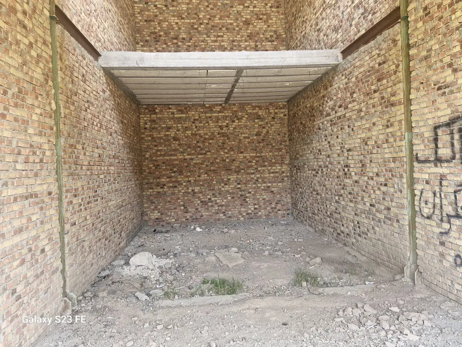 مغازه نیمه کاره ۷۰ متری