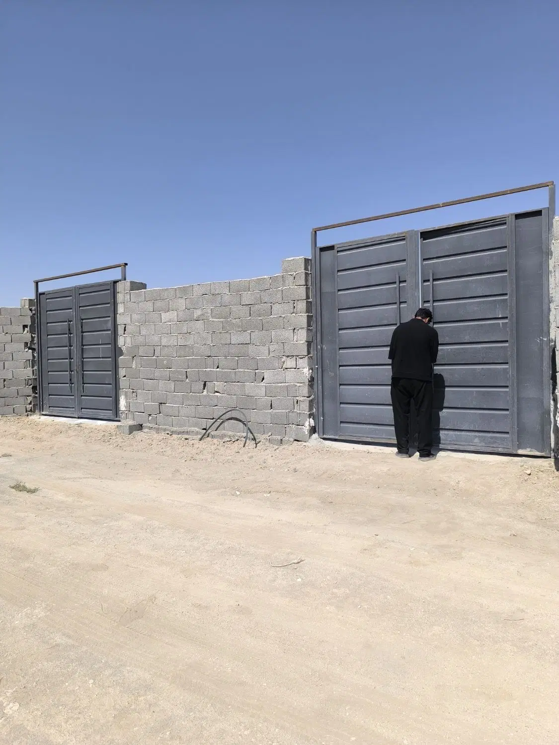 باغچه ۲۰۰متری خوش قواره آب برق گاز