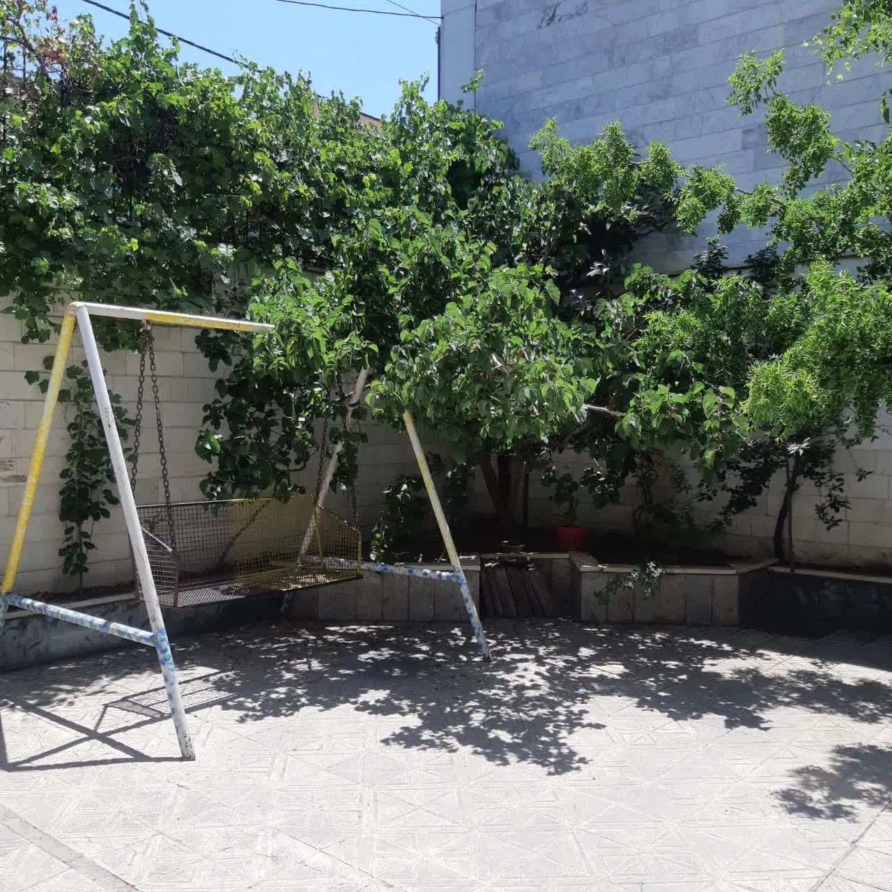 ملک تجاری مسکونی