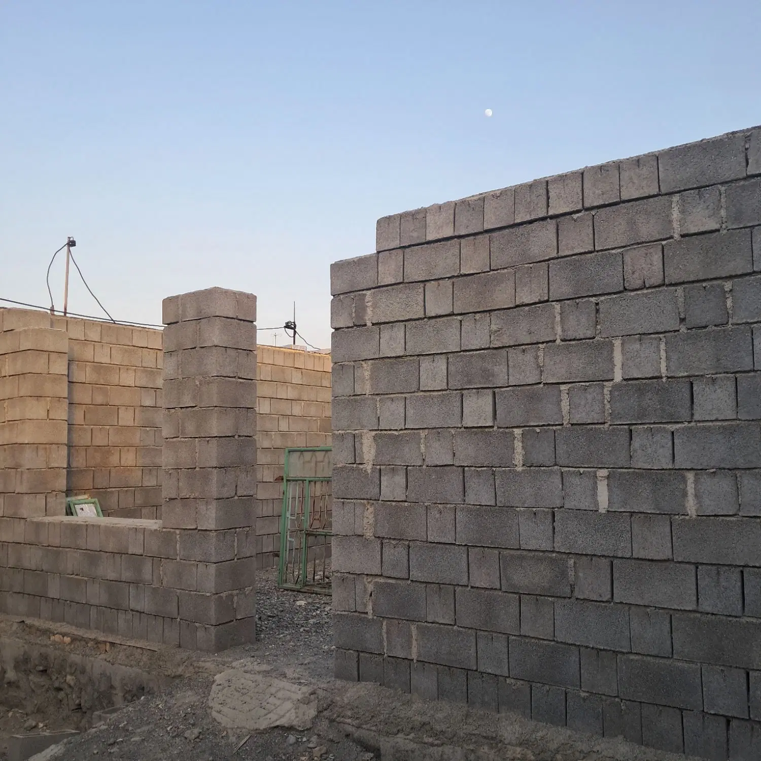 خونه نیمه کار