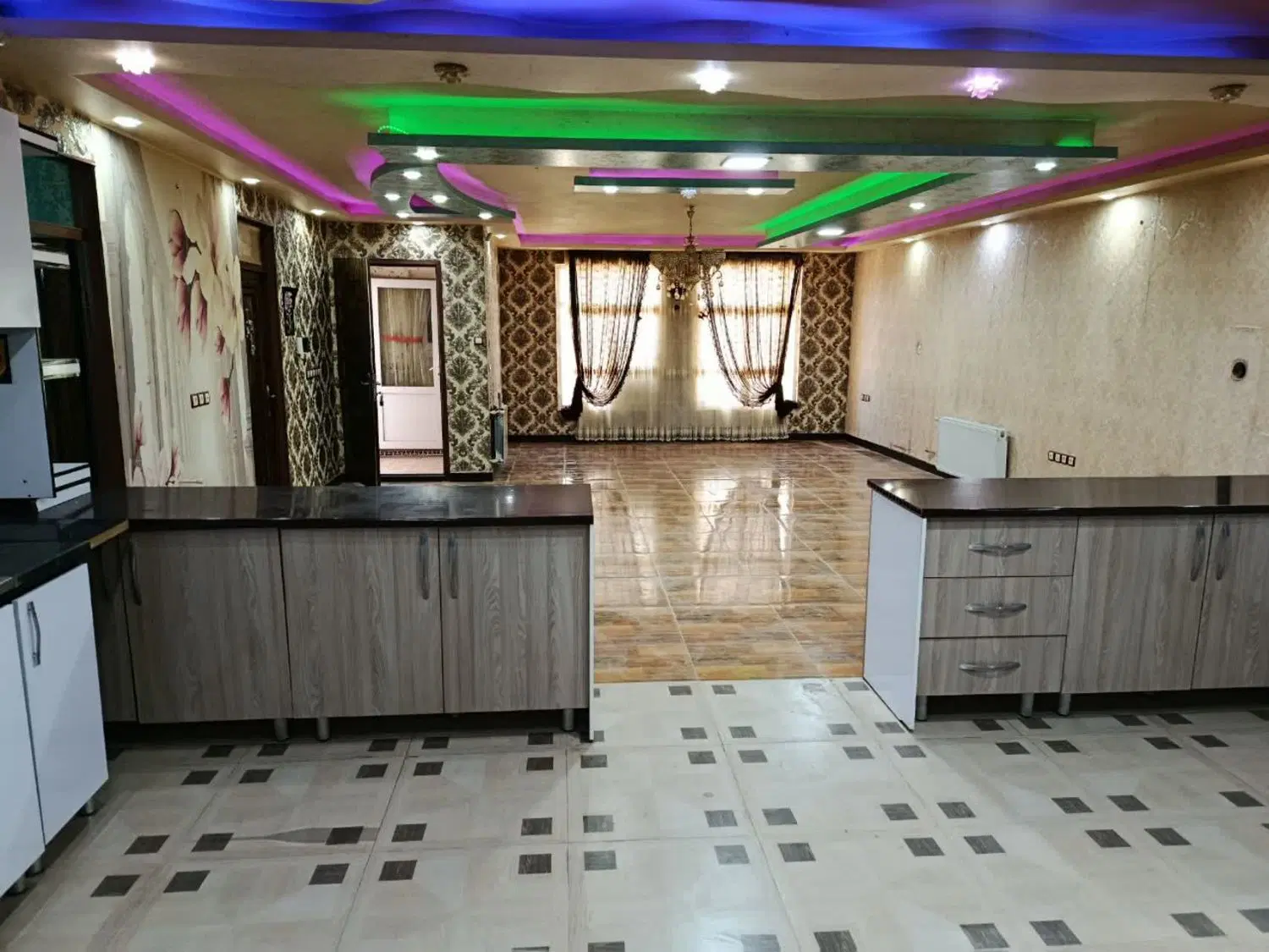 ساختمان اجاره واقع در چشمه خانی