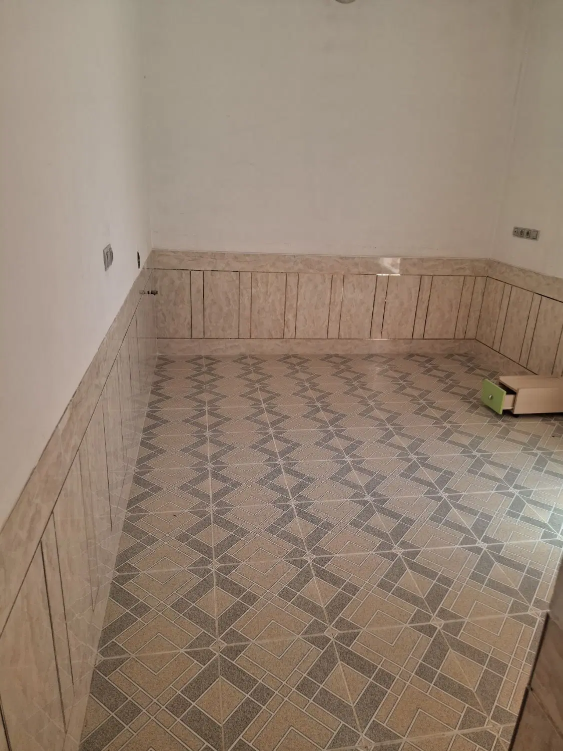رهن کامل طبقه دوم از ساختمان دوطبقه مرودشت معلم
