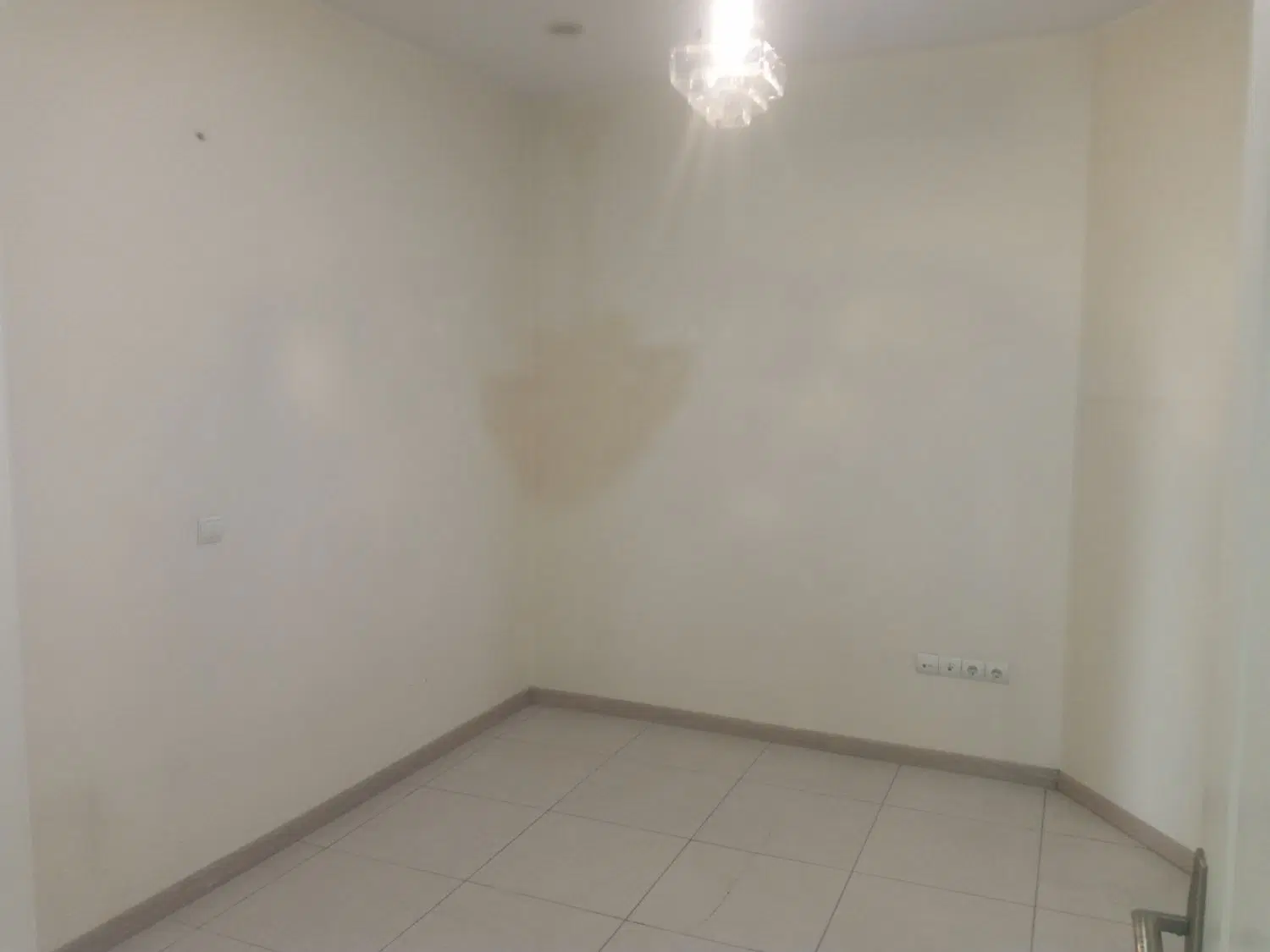 فروش۱۰۰متر سند اداری محدوده حسینیه ارشاد