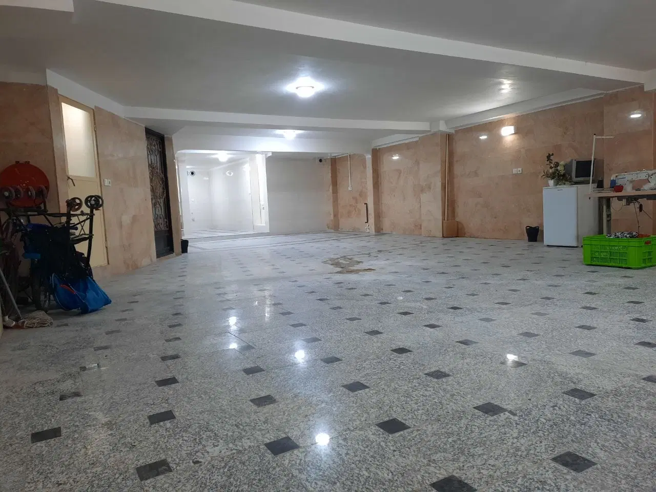 اجاره زیرزمین تجاری واوان