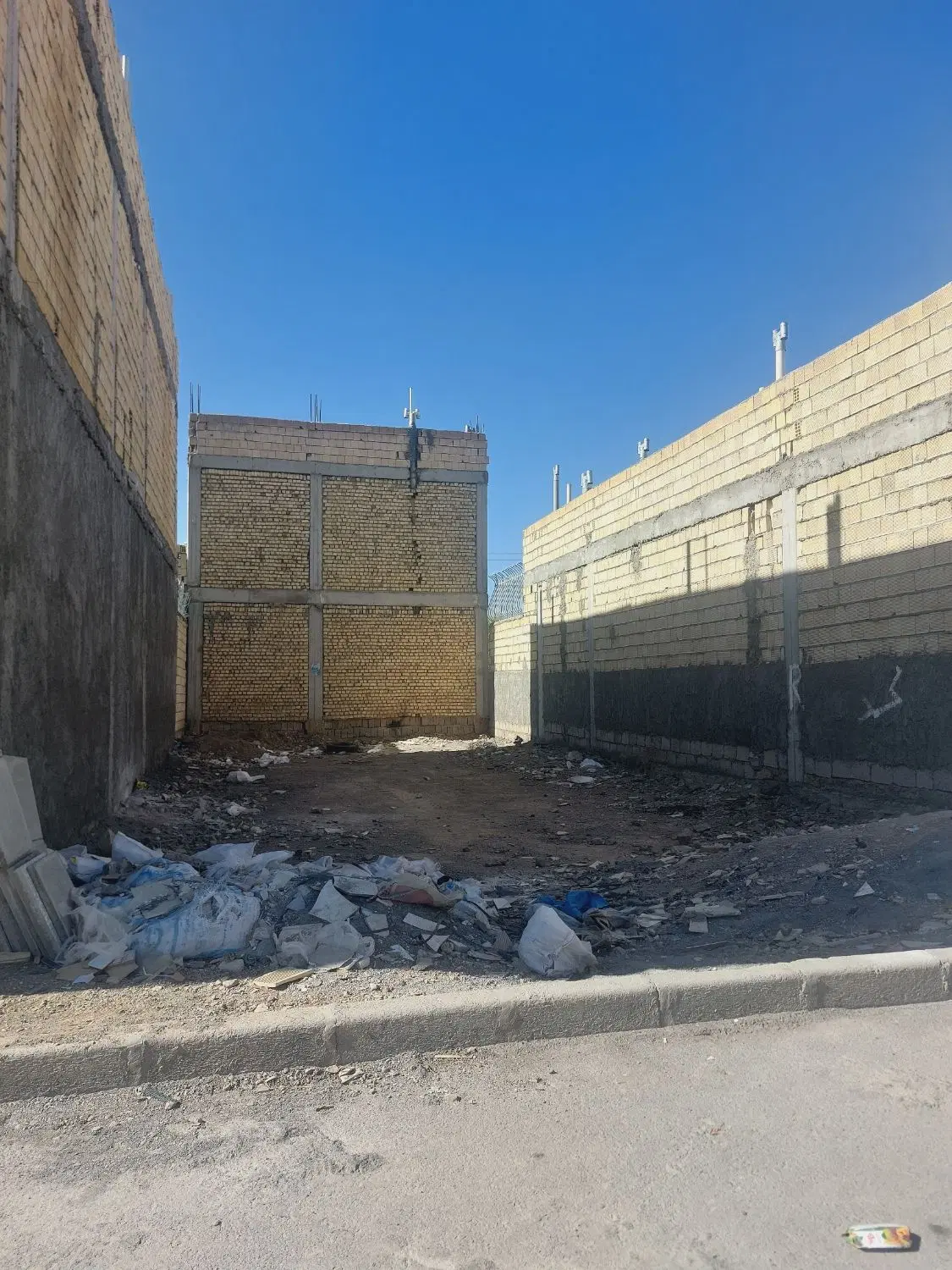 زمین مسکونی جنوبی