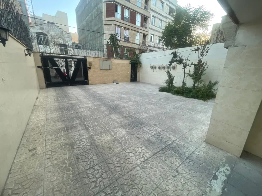 واحد ۷۸ متری وردآورد